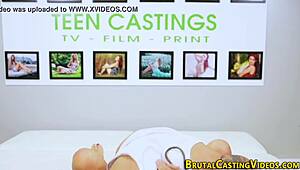 बाउंड टीन रफ सेशन के बाद इंटेंस फेशियल महसूस करती है