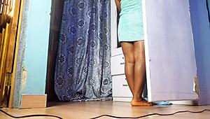 Eu dei pra minha madrasta o prazer intenso que ela queria