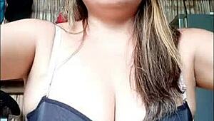 วิดีโอโฮมเมดเซ็กซี่ของน้องเลี้ยงหลังเลิกเรียนส่งมาให้ฉัน