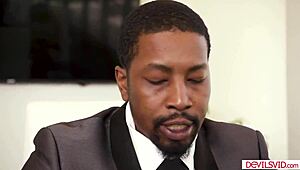 μαύρος αφεντικός, είσαι βαθιά στον κώλο της καστανής μου σήμερα