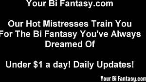 스트래폰으로 처녀 엉덩이 깨는 굴욕 페티시 장면