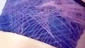 티우자오 찢어진 옷 차고 차고에서 새 엉덩이 숭배 영상 좋아 😍