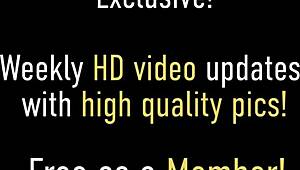Foxes bien roulées Penny Pax et Syren De Mer atteignent l'orgasme ensemble en rencontre lesbienne