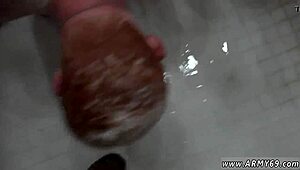 胖小伙儿同志片上演欺凌、淋浴和激烈干炮场景