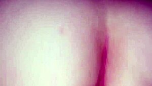 뜨거운 보지가 끈적한 정액으로 가득