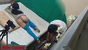 ביתי כואב תחת וכוס זיון עם דירטי טוק הינדי אודיו