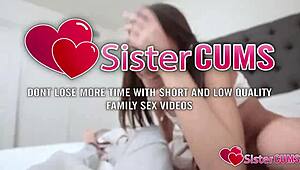 Oh mec, ma demi-sœur perverse Lily Adams a enfin accepté de baiser avec moi, c'est si chaud