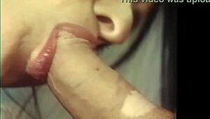 geile slet pakt twee harde lullen in wilde amateur trio sessie