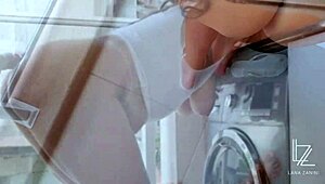 ทุกคนเห็นฉันเย็ดเพื่อนบ้านบนระเบียง! 😱