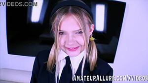 هالي سبيدز وكوكو لوفلوك يتقنون الابتلاع العميق في أكاديمية الابتلاع