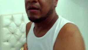 Hey, aku rakam adik tiri untuk tunjuk pada emak tiri kekacauannya dan akhirnya ambil dara dia di bilik - bahagian 1