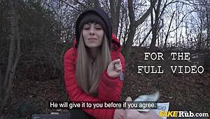 finnse toerist neukt mijn vriend hard voor geld in het openbaar