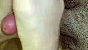 हॉट कालेज गर्ल की फुट फेटिश डॉगी में झुककर कराहती चुदाई