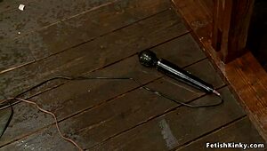 大胸Serena Ali在捆绑中受虐，深喉粗暴调教窒息奴隶