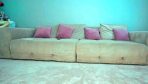 Gemelas en cosplay hacen que el dedeo se vea tan caliente