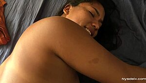 Videli ste už pekný amatérsky pár vŕtať misionársky s výstrekmi dovnútra?