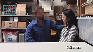 Mladá se vyhýbá vězení šikovným kokot dealem! 😏