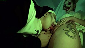 Kyra Sex ngamuk dan ngewe keras sama tiga hantu seksi di malam Halloween