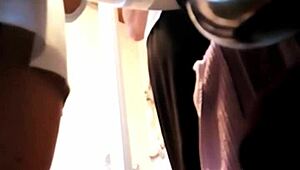 天啊，偷窥性感Amonwan用隐藏摄像头，太刺激了！