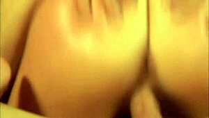 Alicia Alighatti在她的多汁甜嘴中承受一堆精液