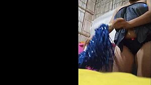 Wow! Questa Latina Cachiporrera stupisce il suo migliore amico con un ballo erotico e una sorpresa selvaggia dopo la parata!