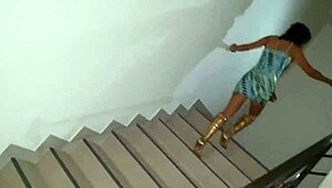 ¡Monté un consolador negro en los pasillos del hotel!