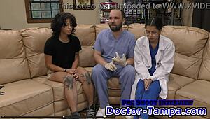 Seja o Médico de Tampa no Primeiro Exame Gineco da Nicole Luvas com Enfermeira Aria Nicole