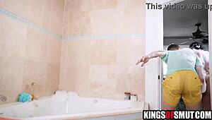 Olen koukussa nussimaan äitipuoli Mona Azarin valtavaa rasvaista perseä tabunaalissa