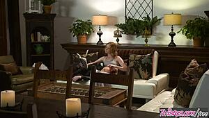 Twistys - Katy Kiss de lingerie trai em encontro quente e molhado.