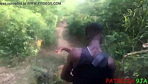 Yo, matez cette star du porno ado 18+ ébène baiser BBW Patricia au bord de la route !