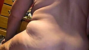 怀孕熟女小穴被狂射中出，爽爆了！🥵