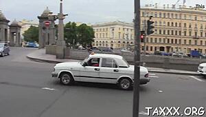 Jedva legalna tinejdžerka pojebana od agenta na kamu! Vau, kakav divlji kasting!