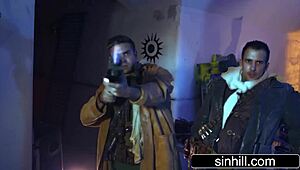 Star Wars XXX Parodie - Alien-Sklavin bearbeitet zwei Schwänze - Eva Lovia