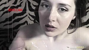 هذه الفتاة تطالب بأكثر من قضيب سميك واحد الآن