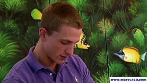 我想狠狠吸那个肌肉猛男的屌