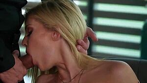 Pieni Euro-Blondi Kysyy, Haluatko Nähdä Minut Tuplapenetraatiossa Kovilla Kyrvillä?