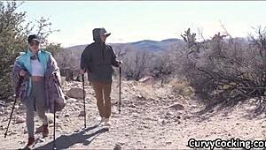 Solo chupando polla en caminata antes de follar duro en casa