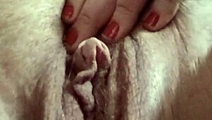 임신한 미국 창녀가 거친 보지 박음 액션 받아