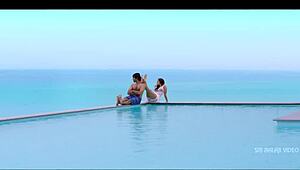 हॉट इंडियन कॉलेज गर्ल का भाप से भरा रोमांटिक वीडियो