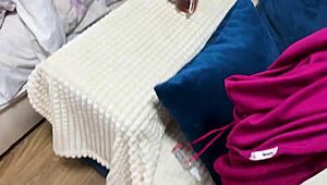 Nevlastná mama varuje nevlastnú dcéru pri POV creampie s dokonalým zadkom