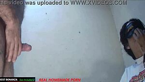 وقت الإطعام لماريانا مع بلوب جوب لاتيني ساخن في غرفة النوم! 🔥