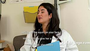 Ideges szűz, miért spriccelsz minden pózban, miközben a doki néz?