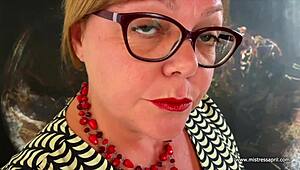  dominatrix 女王April送上生日鞭打惩罚，超狠！