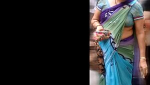 अरे, देखो इस बस्टी इंडियन आंटी की गजब की कर्व्स! बिल्कुल अविश्वसनीय!