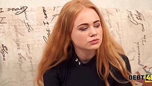 Debt4k Rose Wild köper stor TV utan kontanter