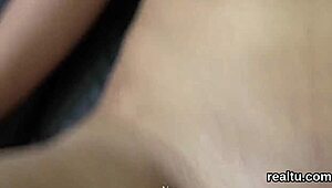 Śliczna czeska kotka uwiedziona w galerii, ostro dymana w POV, wow! 😍