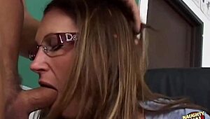  A francba, Devon Lee, a szexi tanár imádja az osztálytermi anált!