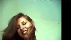 Schwedische junge Frau 18+ wie ich fängt mit Doggy Style Ficken an