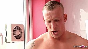 Neito 18+ teini nappaa isot kullit naapurin vakoilevan ja saa porattua