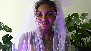 لياه ميشيل ترشدك في ليلة زفاف حارة، مهاراتها في الشفط تتألق في لعبة أدوار مرحة